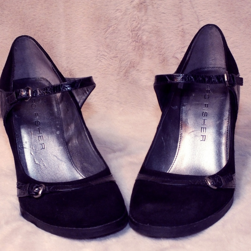 Marc Fisher black suede round toe
